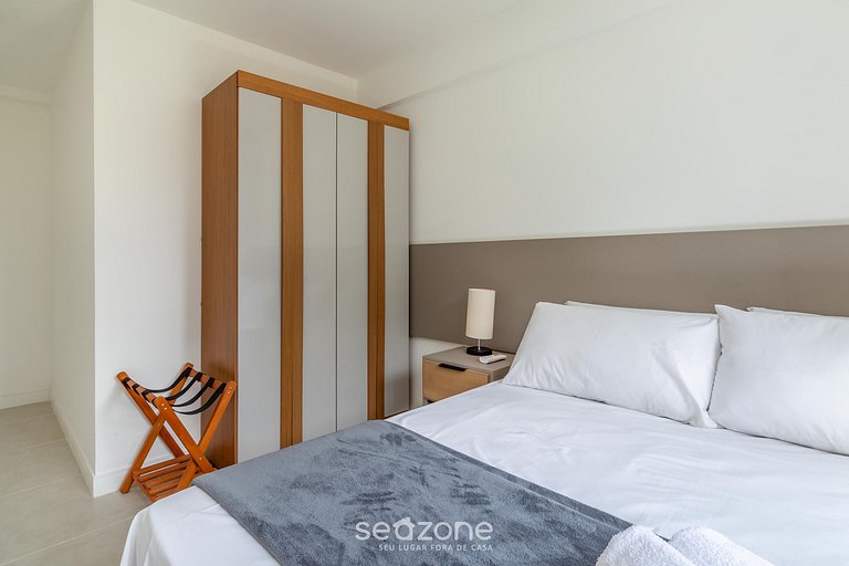 Apto c/ varanda, churrasq. e vista piscina ANO0209