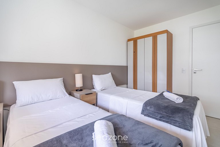 Apto c/ varanda, churrasq. e vista piscina ANO0209