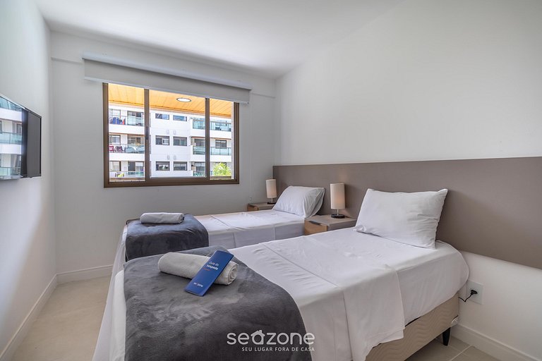 Apto c/ varanda, churrasq. e vista piscina ANO0209