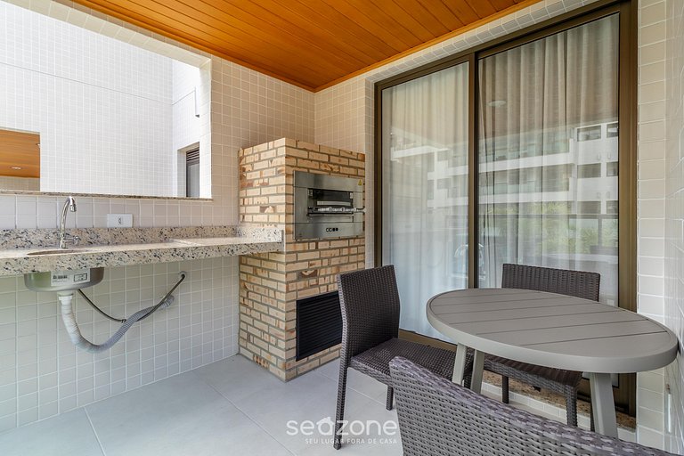 Apto c/ varanda, churrasq. e vista piscina ANO0209