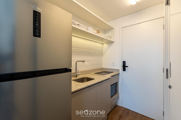 Studio em edif. c/ academia no Centro EMW1520