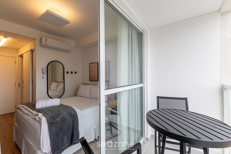 Studio em edif. c/ academia no Centro EMW1520