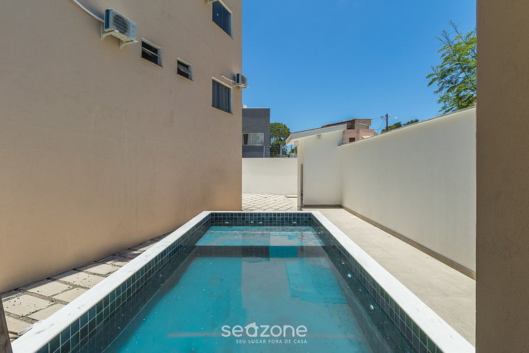 Apto em Cond. c/ Piscina no Centro MAA0004