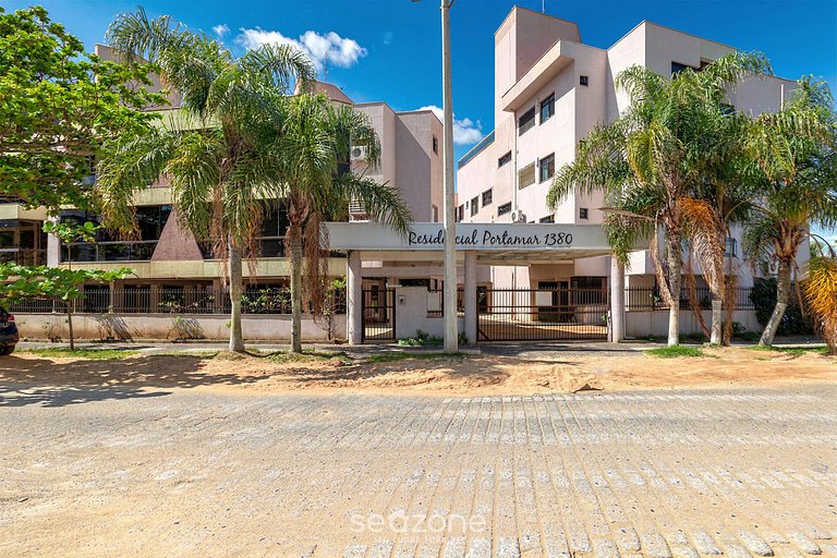 Apto em Cond. pé na areia c/ Piscina POR0105