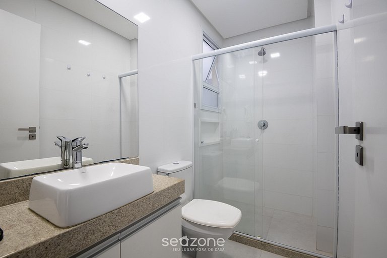 Apto en cond. con fácil acceso al mar ARE1502