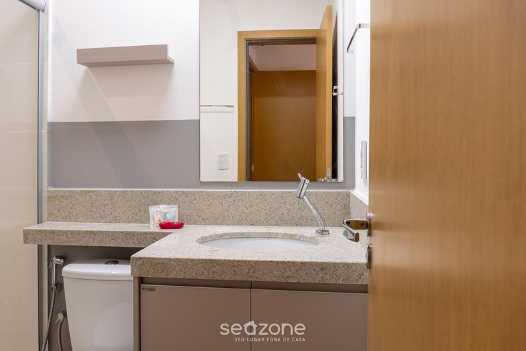 Apto de 2 DRs en edificio c/ piscina GRLB1303