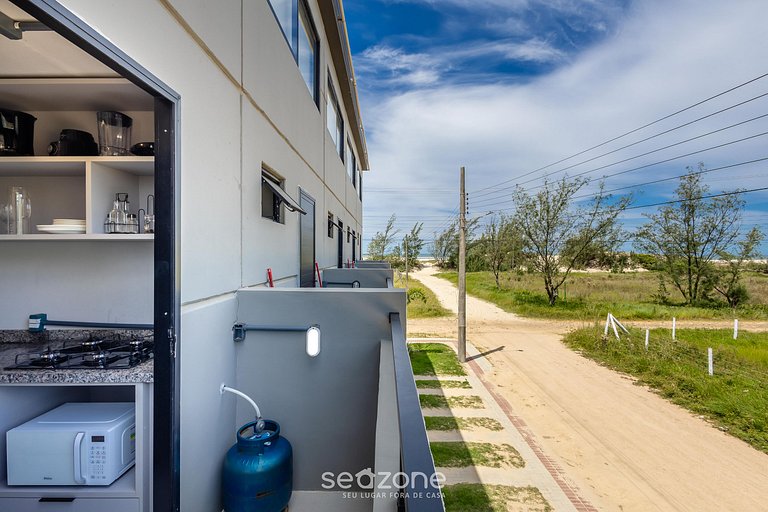 Loft a 50 m da Praia do Camacho PLO0005