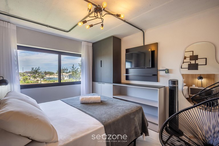 Loft c/ varanda a passos da praia - PLO0009