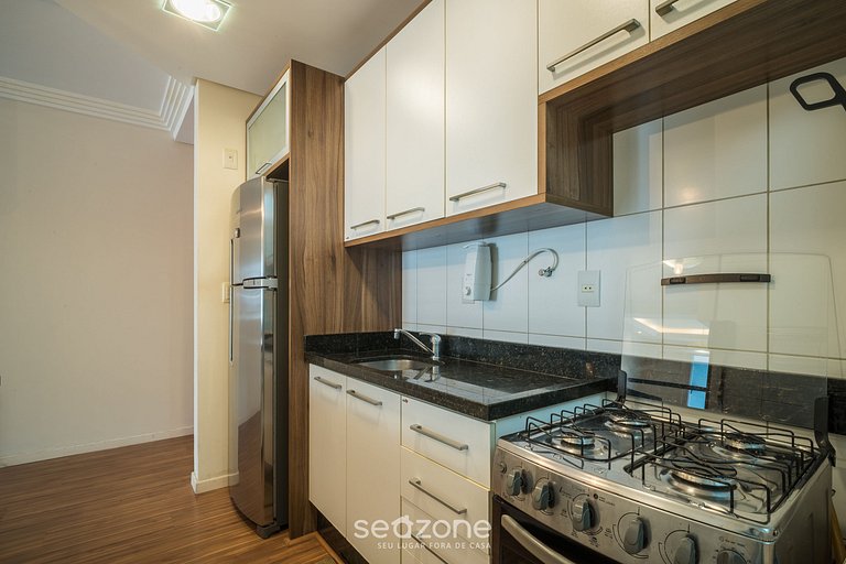 Apto c/ varanda a poucos minutos da Lagoa ELT0303