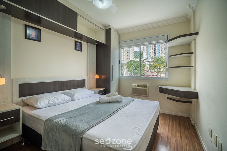 Apto c/ varanda a poucos minutos da Lagoa ELT0303