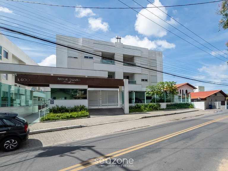 Apto c/ Churrasqueira a 600m da Praia ISA0105