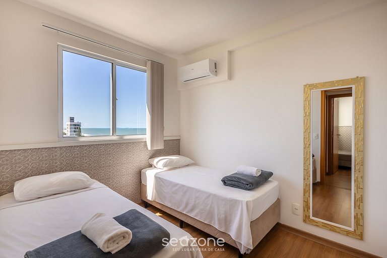 Apto c/ barbacoa y vista lateral al mar VAC1604