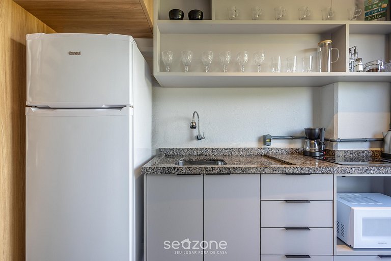 Loft Moderno c/Varanda a 50m da Praia PLO0001