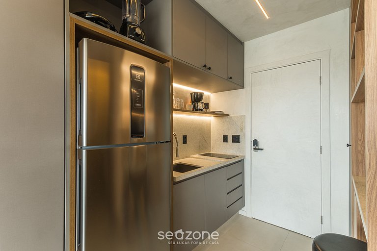 Studio con balcón en edificio con piscina URB1406