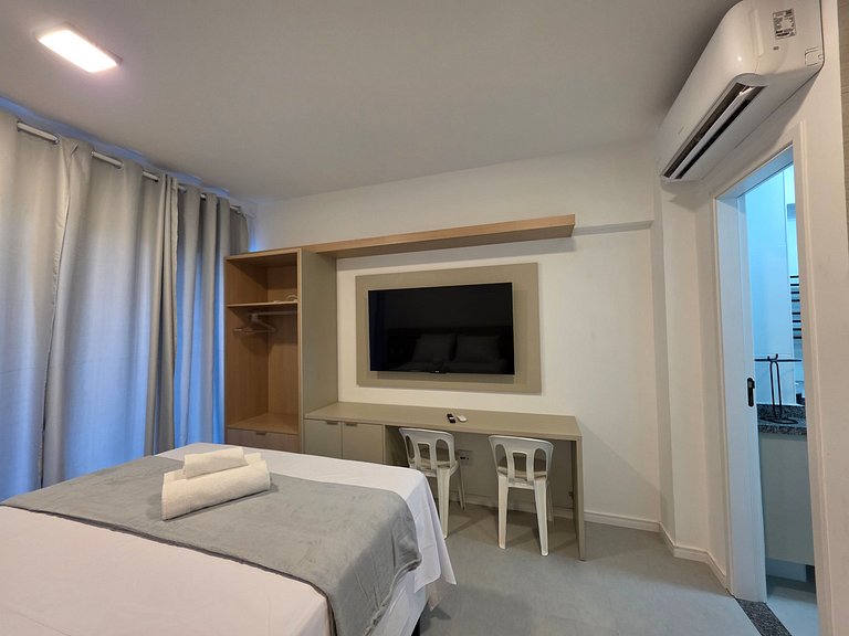 Studio en Cond. con Piscina y Vista al mar SBZ0207