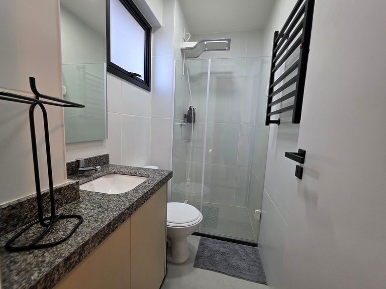 Studio em Cond. c/ Piscina e Vista mar SBZ0207