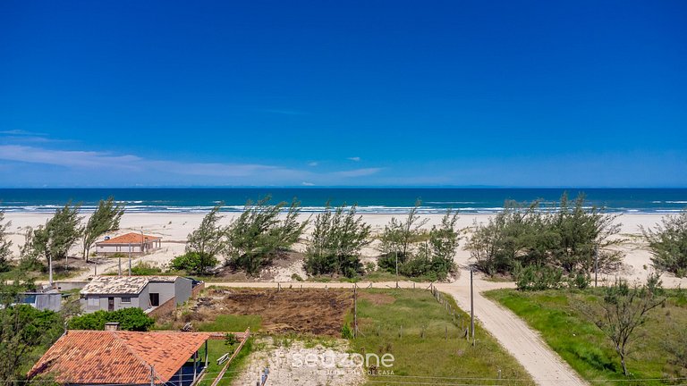 Loft con balcón a 50m de la playa PLO0004