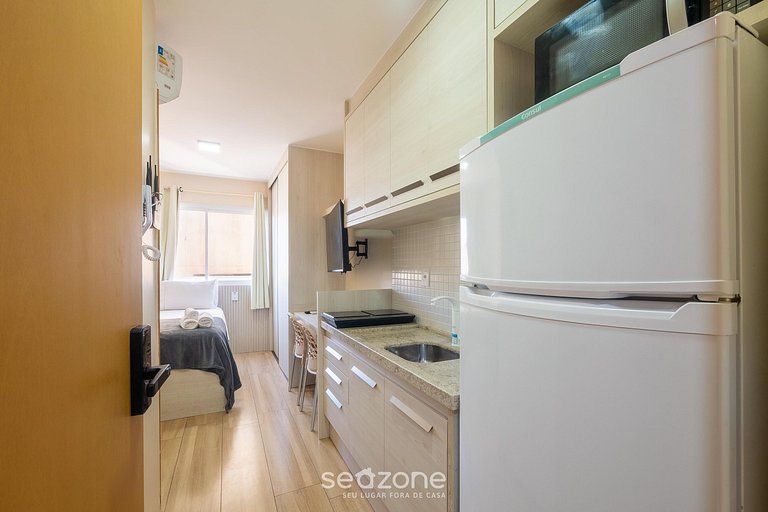 Studio em prédio c/ piscina a 70m da Praia SMA0314