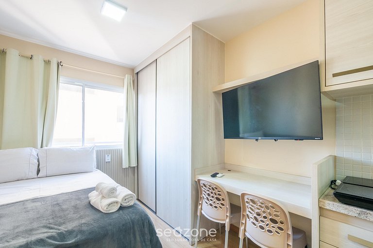 Studio em prédio c/ piscina a 70m da Praia SMA0314