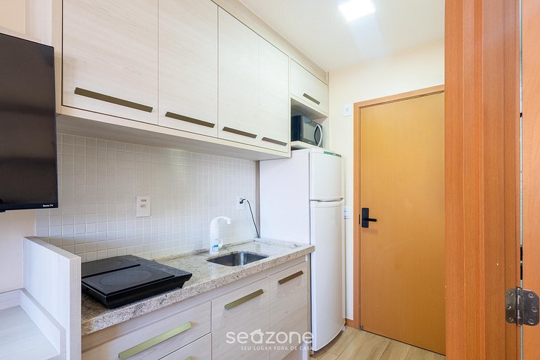 Studio em prédio c/ piscina a 70m da Praia SMA0314