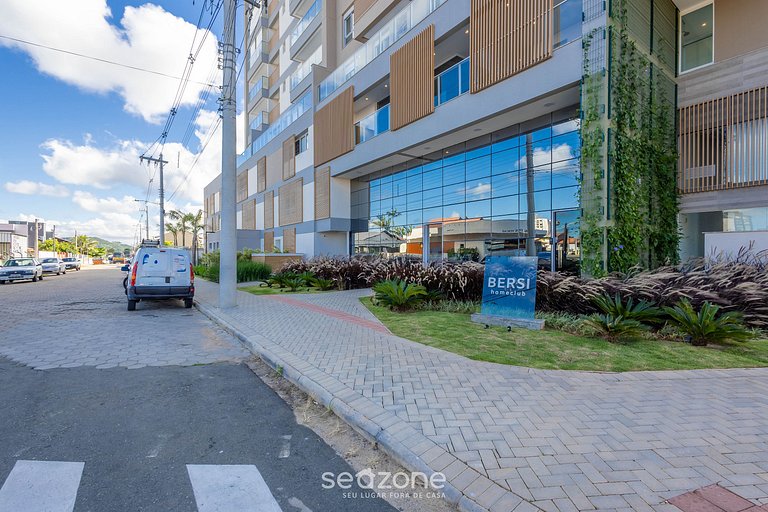 Apto en Cond. con Piscina y Vista Mar BHC1206