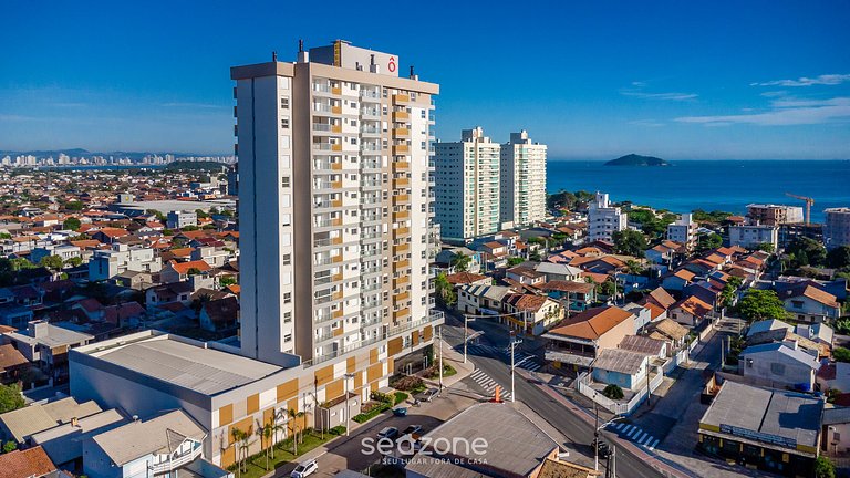 Apto em Cond. c/ Piscina e Vista Mar - BHC1206