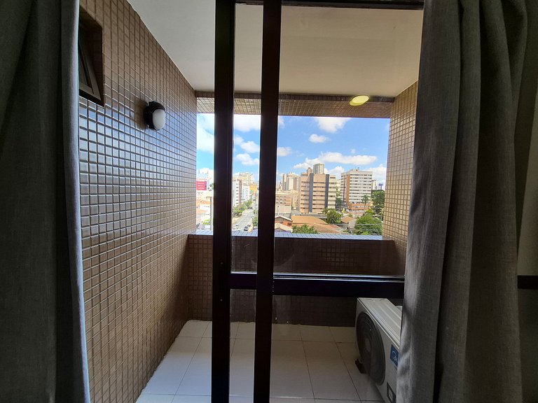 Studio em condo. c/ piscina no Alto da XV UPP0605