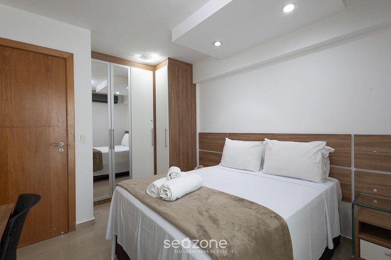 Apto em cond. c/ piscina na Asa Norte BHY1704