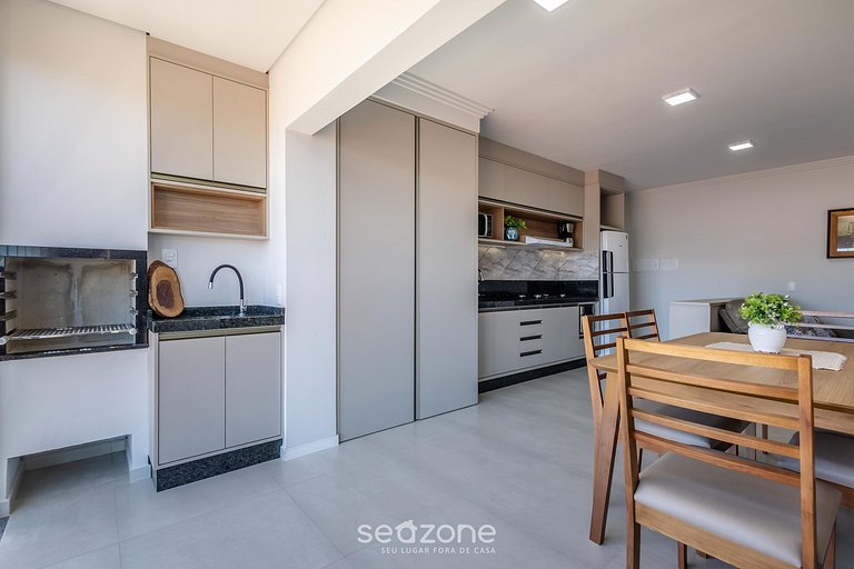 Apt 650m do Beto Carrero em cond. c Pisc. LAV0401