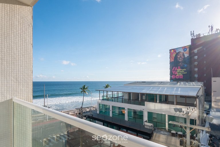 Apto c/ varanda e vista a beira-mar, Barra EXP0311