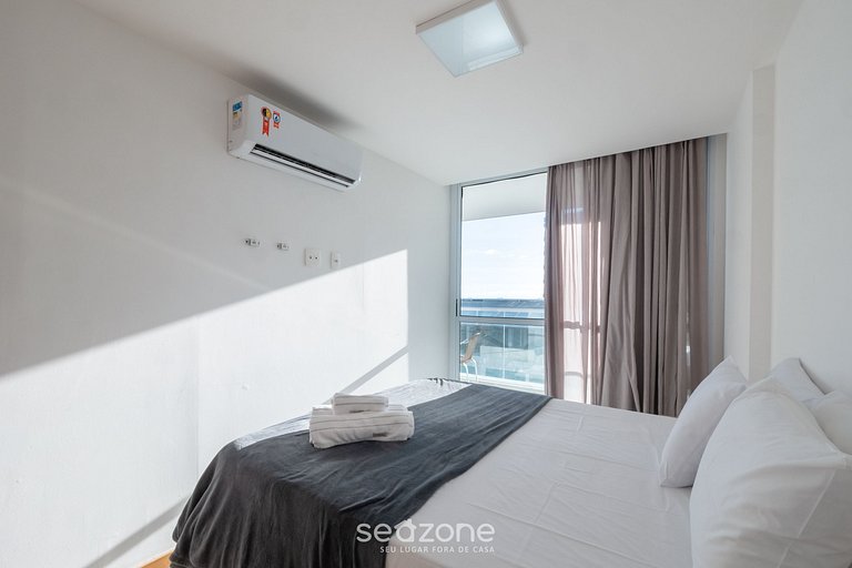 Apto c/ varanda e vista a beira-mar, Barra EXP0311