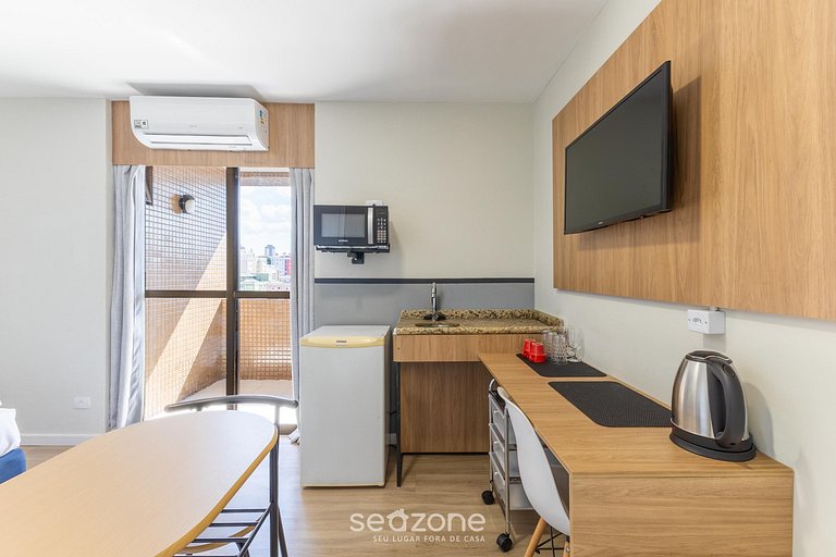 Studio em condo. c/ piscina no Alto da XV UPP0605