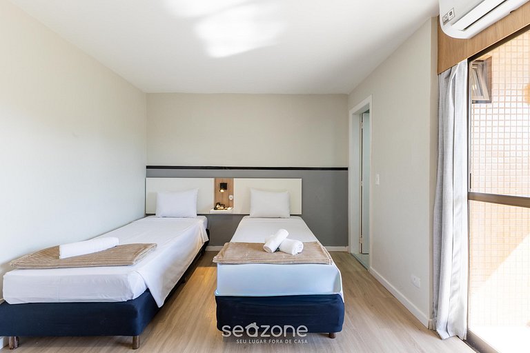 Studio em condo. c/ piscina no Alto da XV UPP0605