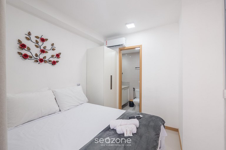 Apto en Cond. con Piscina en Federação HFO1006