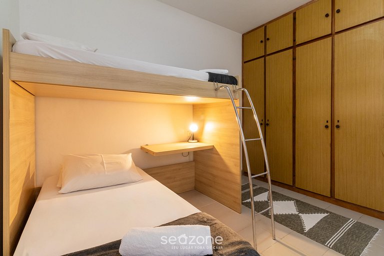 Apt 3 Dormitorios en Edificio Frente Mar ADLB0203