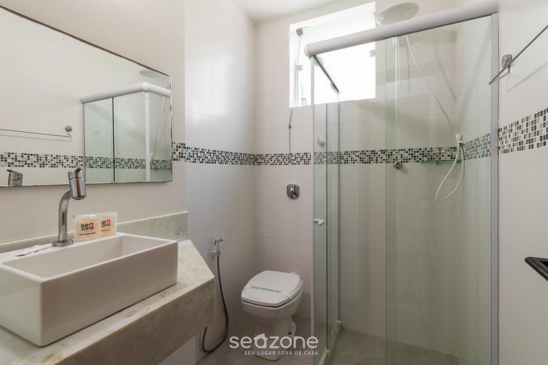 Apt 3 Dormitorios en Edificio Frente Mar ADLB0203