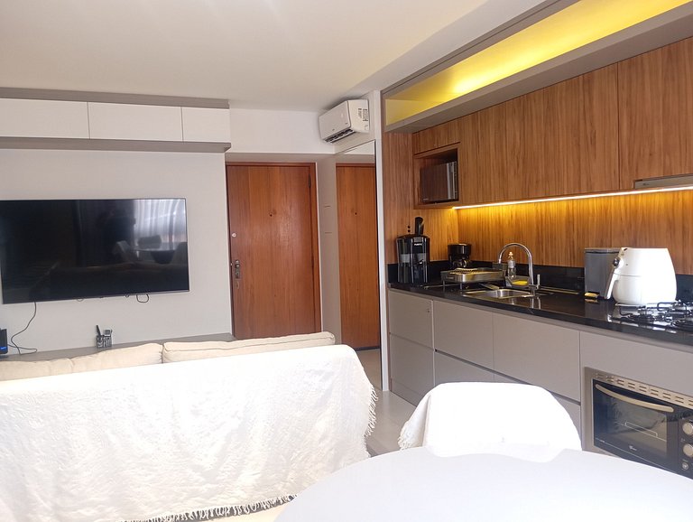 Apto Moderno c/ churrasq. em Jurerê IBA0401