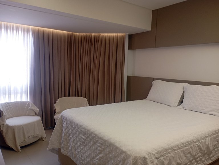 Apto Moderno c/ churrasq. em Jurerê IBA0401