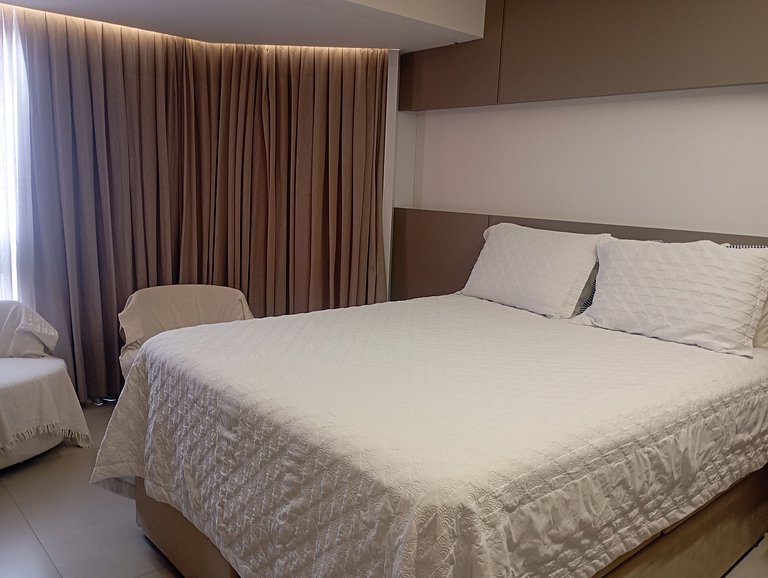 Apto moderno con parrilla en Jurerê IBA0401