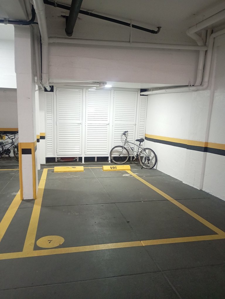 Apto Moderno c/ churrasq. em Jurerê IBA0401