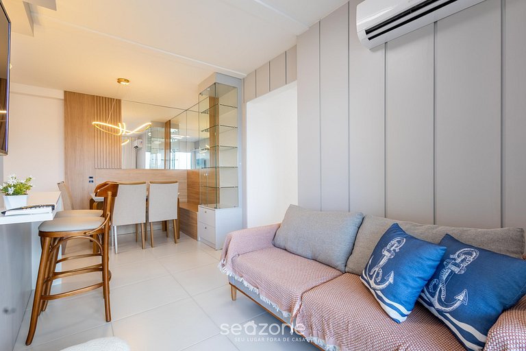 Apto c/ churrasq. em Cond. c/ Piscina SKL0707