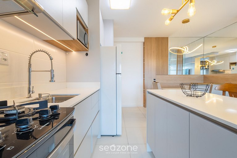 Apto c/ churrasq. em Cond. c/ Piscina SKL0707