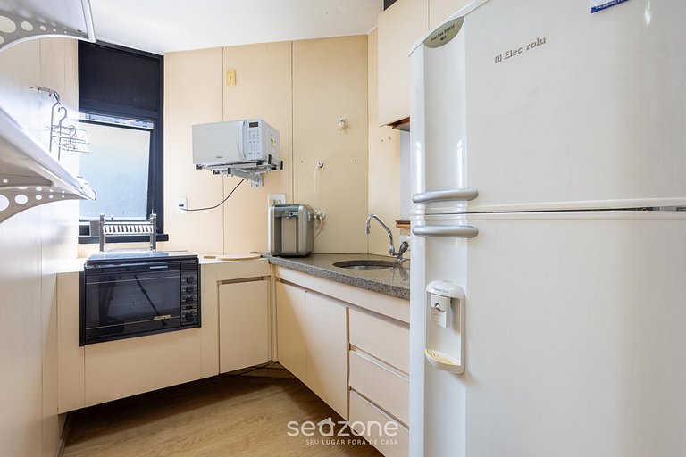 Apto em Cond. c/ Piscina no Campo Belo BBE0033