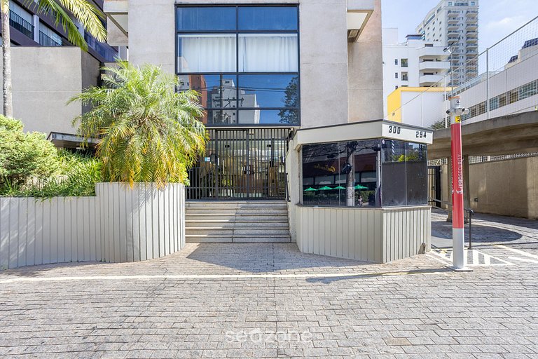 Apto em Cond. c/ Piscina no Campo Belo BBE0033