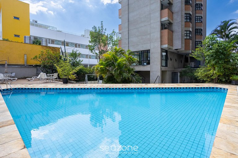 Apto em Cond. c/ Piscina no Campo Belo BBE0033