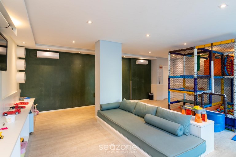 Aptos en condo. c piscina, a 240 metros de la playa Brava -