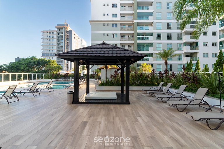 Aptos em condomínio c/ piscina a 240 m da Praia Brava - AHRs