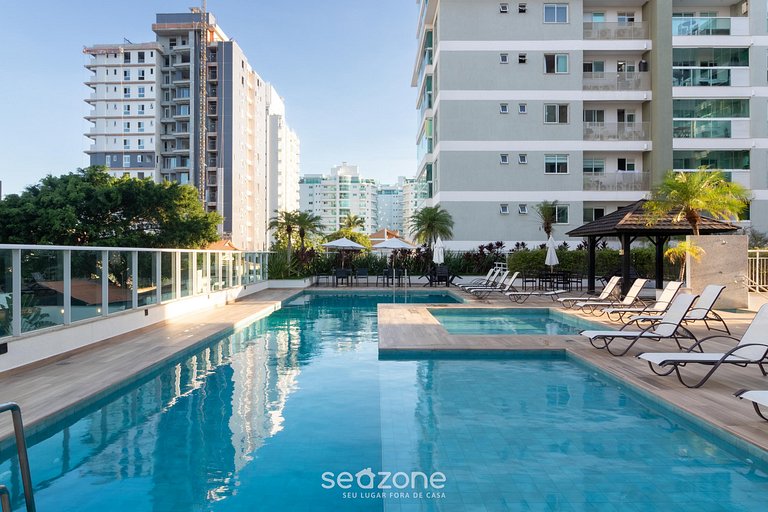 Aptos em condomínio c/ piscina a 240 m da Praia Brava - AHRs