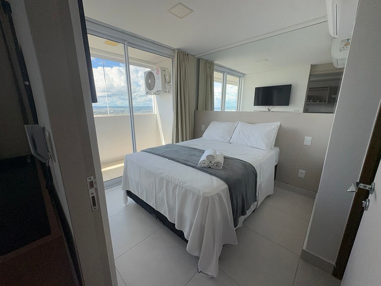 Apto em Cond. c/ Piscina no Jardim Goiás THO2907