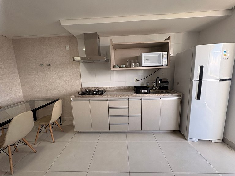 Apto em Cond. c/ Piscina no Jardim Goiás THO2907